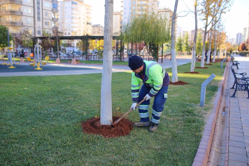 Şehitkamil'deki Parklarda Bahar Hazırlığı Başladı