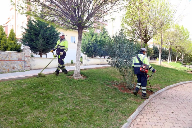 Şehitkamil'deki Parklarda Bahar Hazırlığı Başladı