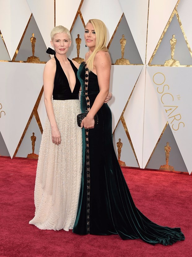 Michelle Williams ve Busy Philipps