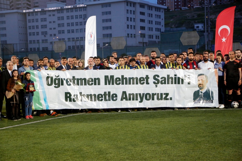 Öğretmen Mehmet Şahin Yeşil Sahada Anıldı