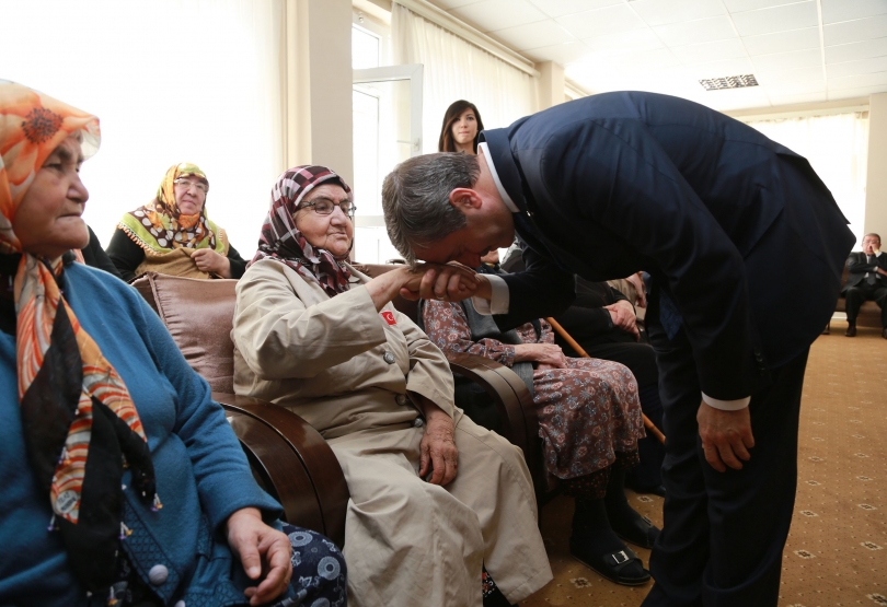 Başkan Tahmazoğlu, Anneler Günü’nü Kutladı