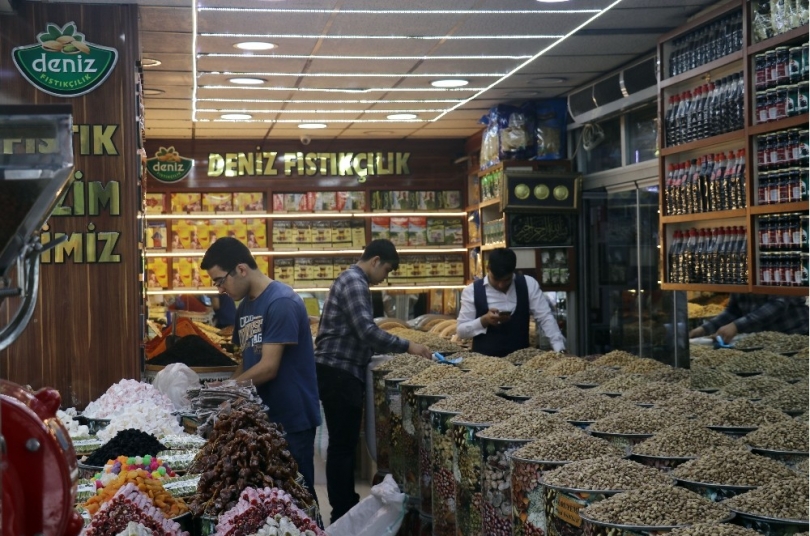 Antep fıstığının fiyatı arttı, satış azaldı