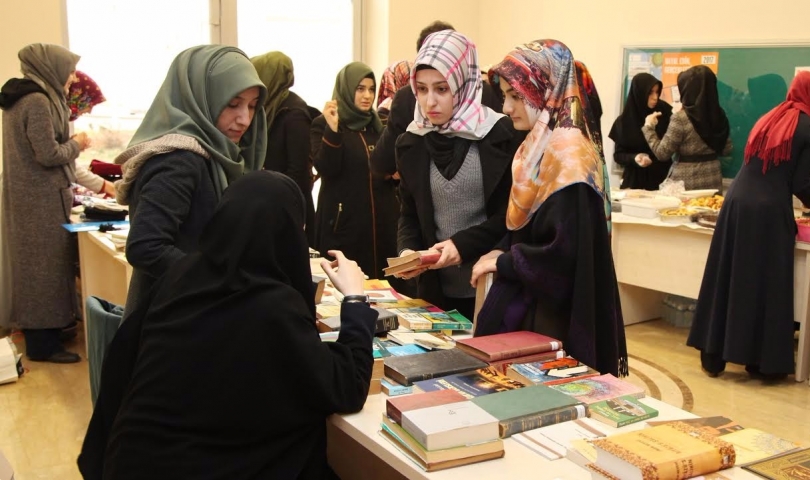 GAÜN İlahiyat Fakültesi Öğrencilerinden Halep Yararına Kermes