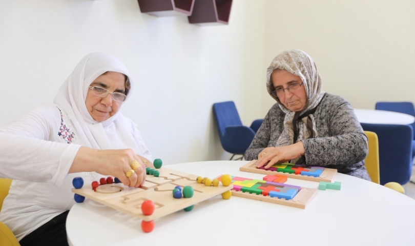 Alzheimer Hastaları Bu Merkezde Hayat Buluyor