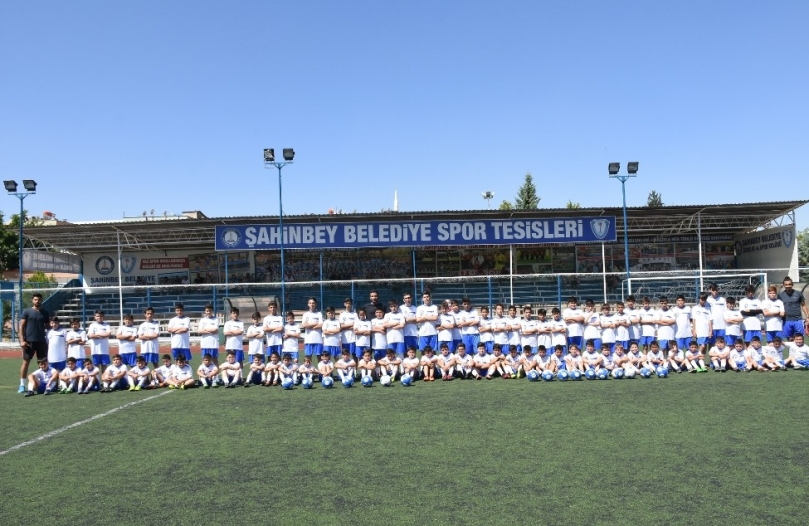 Şahinbey Spor Okulları’na yoğun ilgi