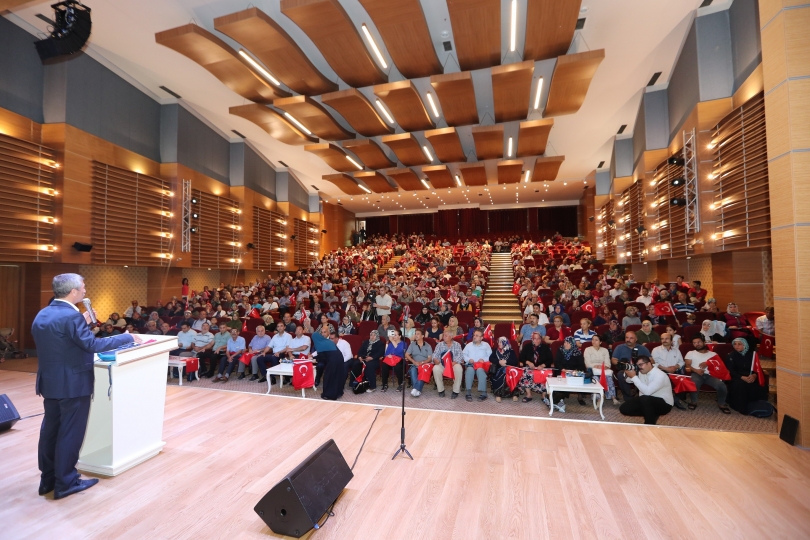 Şahinbey Belediyesi, Gazi Torunlarını Şehitlerle Buluşturuyor