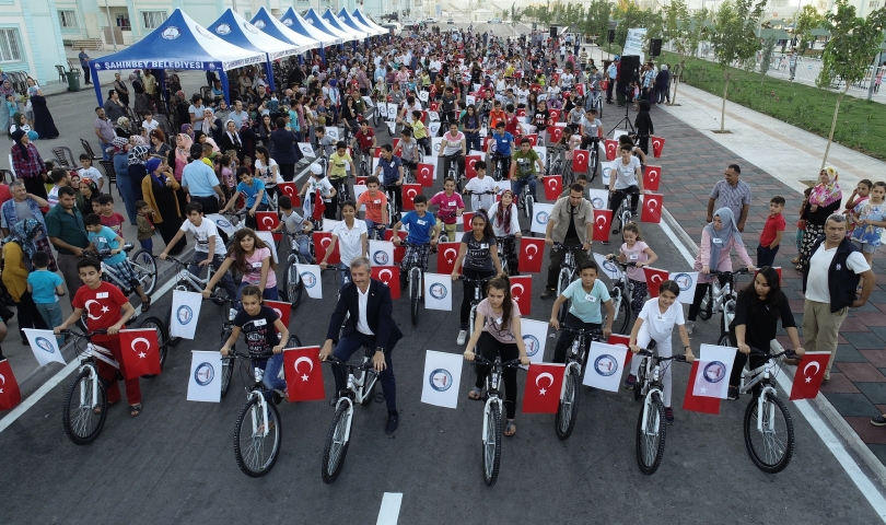 Şahinbey Belediyesi 144 Öğrenciye Daha Bisiklet Hediye Etti