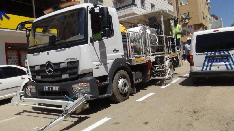 İslahiye de asvaltlan yollarda  yol çizgi çalışması yapıldı