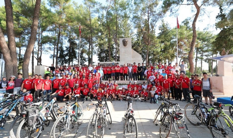 Zafer Bayramı’nda 50 kilometre pedal çevirdiler