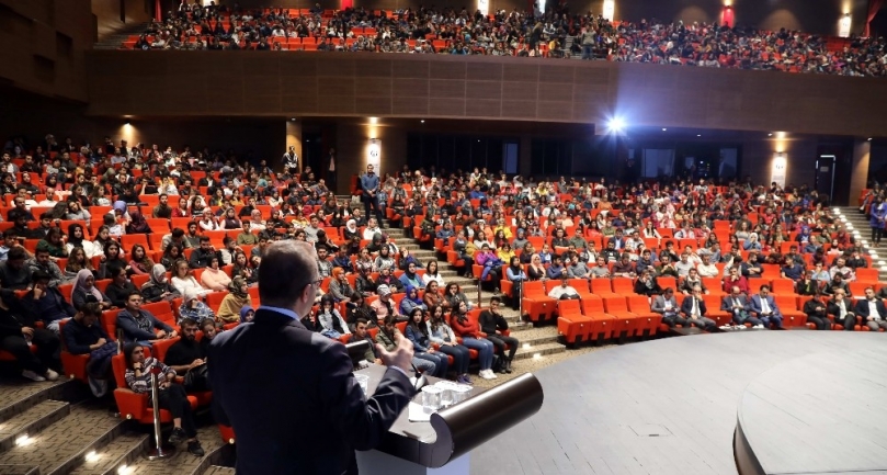 Gaün Rektörü Gür Yeni Öğrencilerle Tanıştı