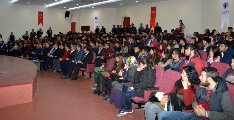 Gaün'de "Suriye Meselesi" konferansı