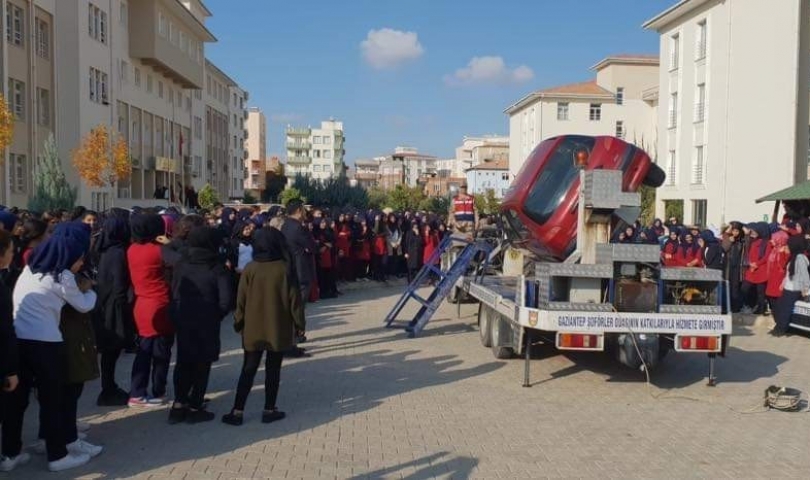 Jandarmadan İlginç Emniyet Kemeri Uyarısı