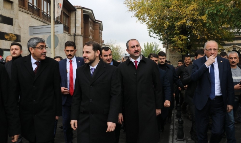 Bakan Albayrak’ı Kahkahaya Boğan Şarkı