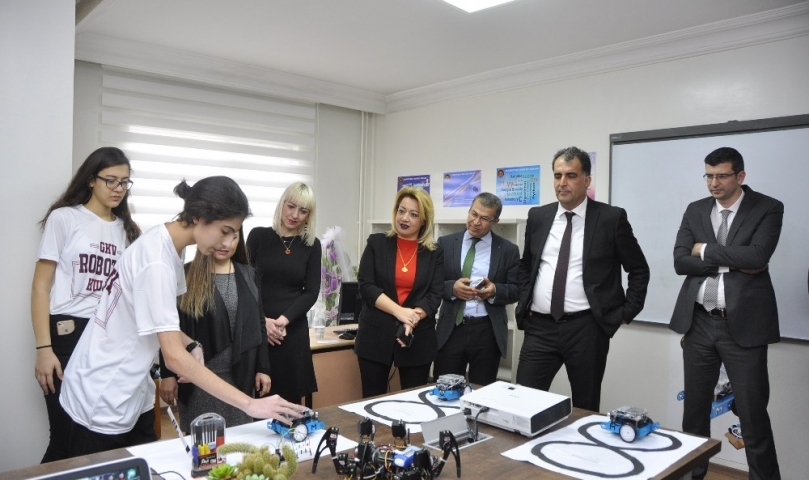 GKV Özel Liseleri Robotik-Kodlama Atölyesi Açıldı