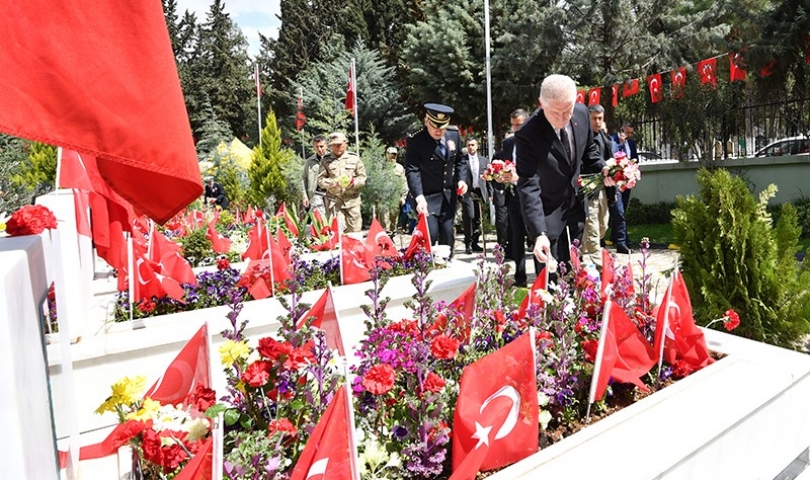 Vali Gül Şehir Huzurluysa Bu Polislerimiz Sayesindedir