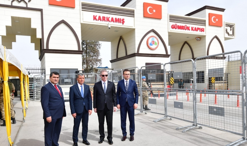 Vali Gül, Karkamış Sınır Kapısında incelemelerde bulundu