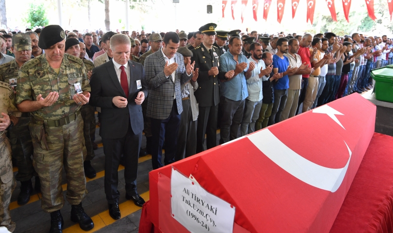 Kalp krizi sonucu vefat eden asker toprağa verildi