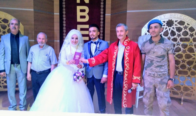 Nikah masasında damada asker kardeş sürprizi