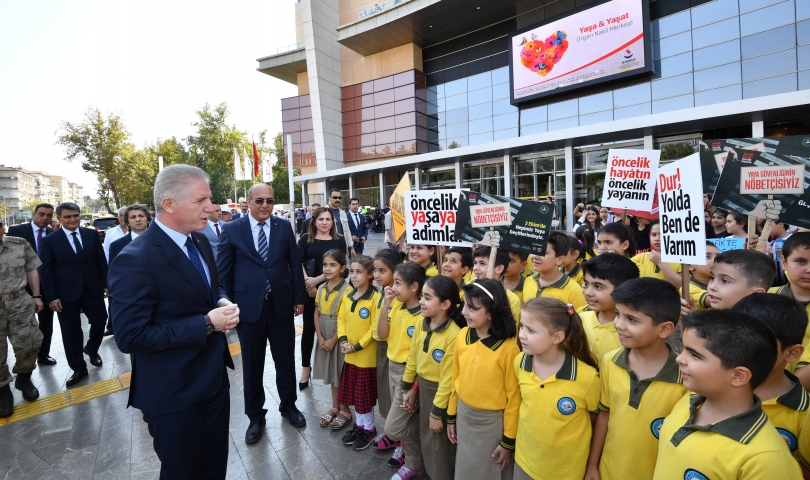 Gaziantep’te “Yaya Geçidi Nöbeti” farkındalık etkinliği düzenlendi