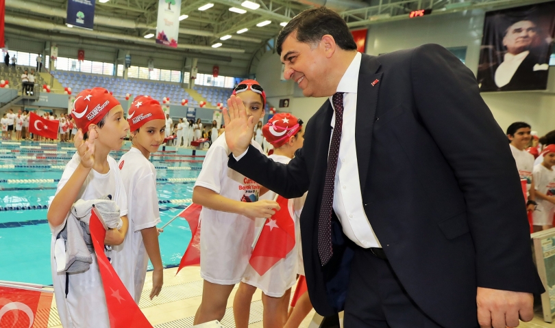 Yüzmede Cumhuriyet Tarihinde bir ilk yaşandı