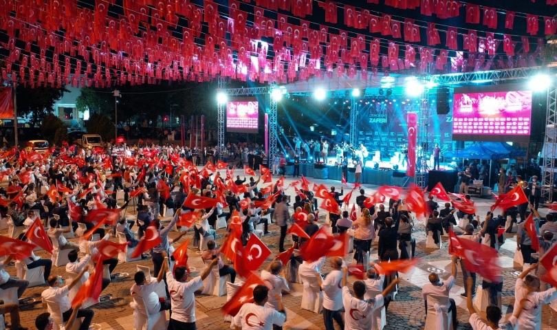 Gazi şehir tek yürek 15 temmuz şehitlerini andı