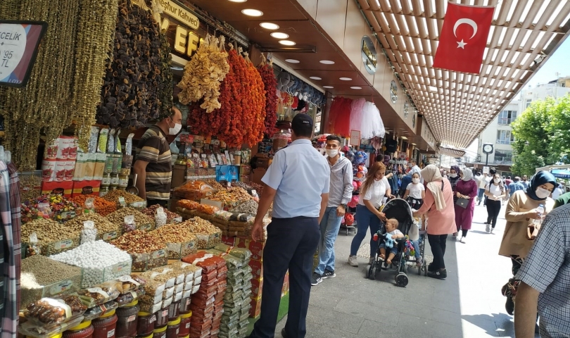 Kurban satış alanlarında pandemi önlemlerini artırıldı