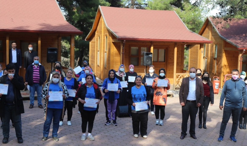 Büyükşehir’in obezite kampına katılan bireyler sertifikalarını aldı