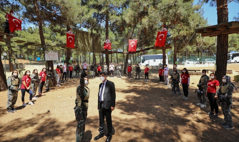 Başkan Fadıloğlu, gençlerin sohbetine ortak oldu