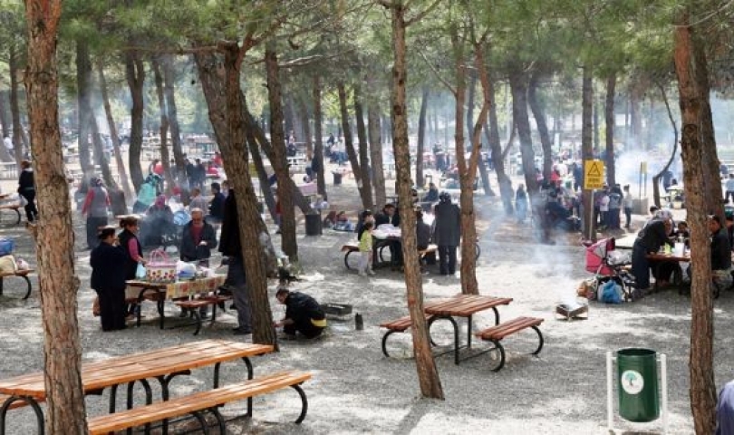 Onlarda "Barbekü" Bizde "Sahre"