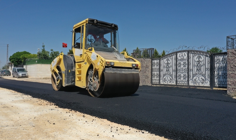 Büyükşehir’den güvenli ulaşım ve araç trafiğinin önüne geçmek için asfalt seferberliği!