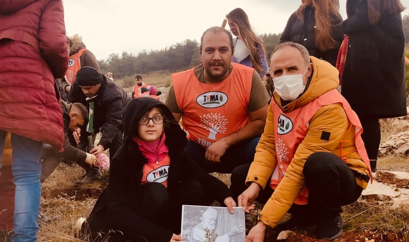 Gaziantep TEMA Gönüllüleri Hayrettin Karaca anısına fidan  dikti