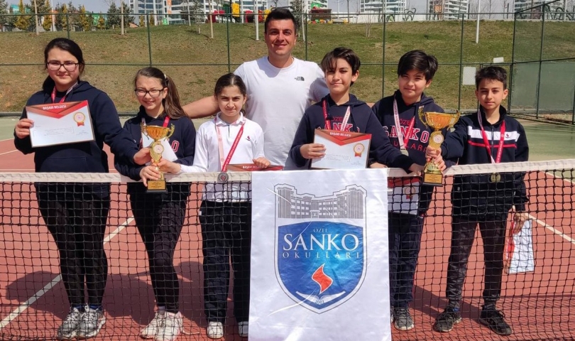 SANKO Okulları öğrencilerinin tenis başarısı