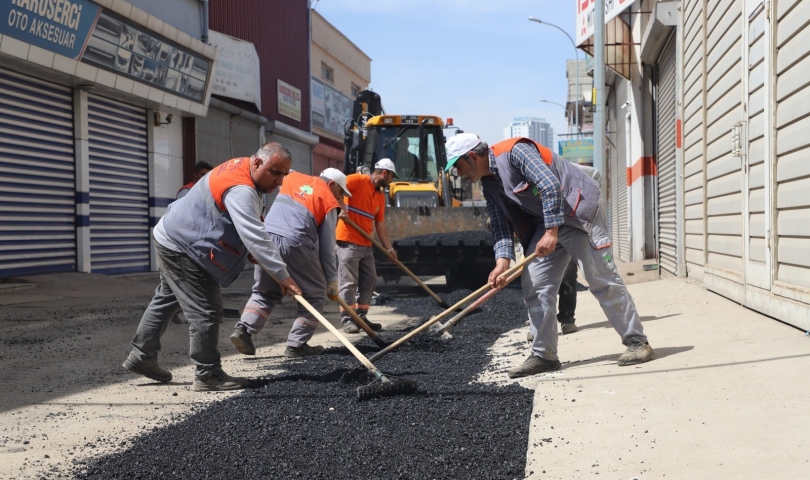 Şehitkamil’den, KÜSGET’te yoğun asfalt mesaisi