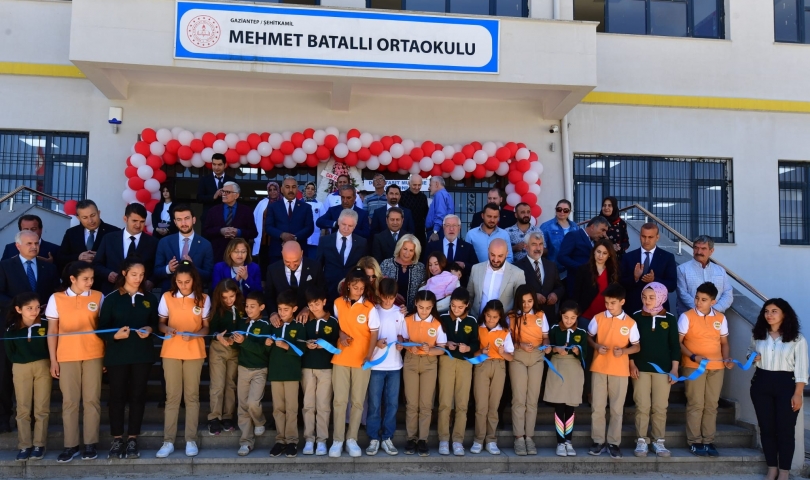 Merhum Bakan Mehmet Batallı Ortaokulu açılış töreni yapıldı