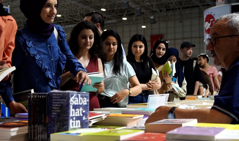 Vatandaşlar Gaziantep Kitap Fuarı’nı çok sevdi