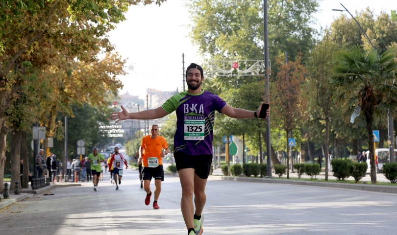 Gaziantep’in Kurtuluşun 101’inci yılı etkinlikleri kapsamında 4’üncü Gazi Yarı Maratonu koşuldu