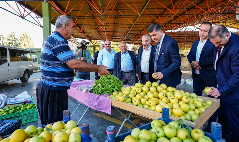 Başkan Fadıloğlu, pazar esnafı ile kahvaltıda bir araya geldi