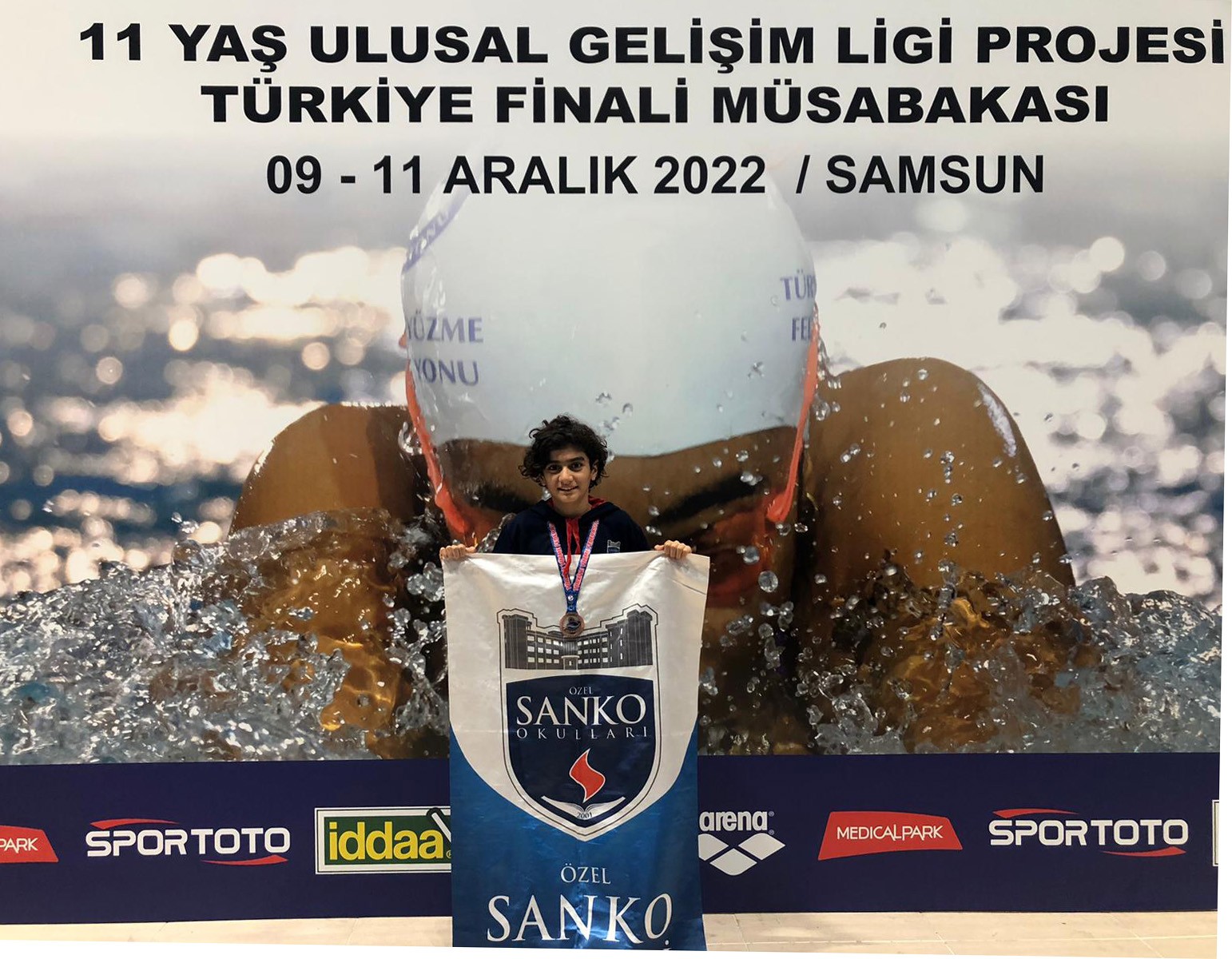 SANKO Okulları öğrencisi yüzmede bronz madalya kazandı