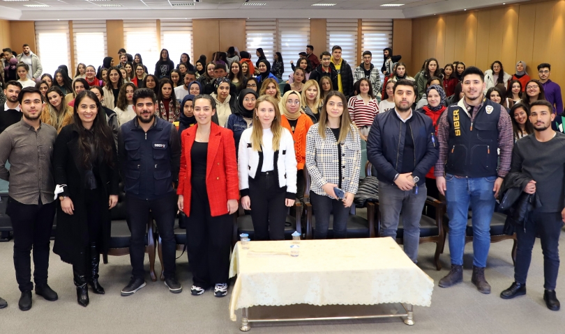 SANKO Üniversitesi öğrencilerine güvenli ve bilinçli internet kullanımı anlatıldı