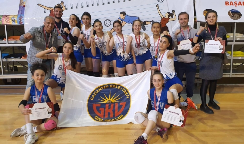 Gaziantep Kolej Vakfı Genç Kızlar Voleybol ’da Türkiye Yarı Finallerinde