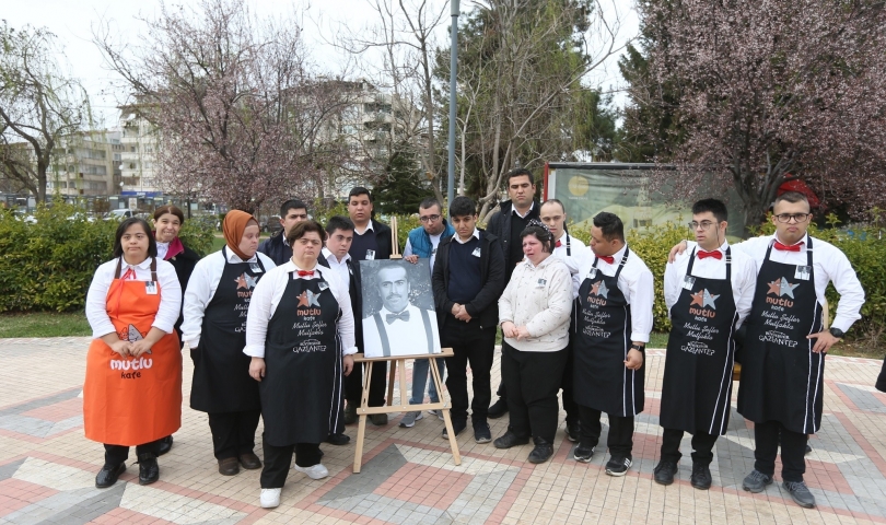 Dünya Down Sendromlular Farkındalık Günü Programı’nda depremde vefat eden Caner anıldı