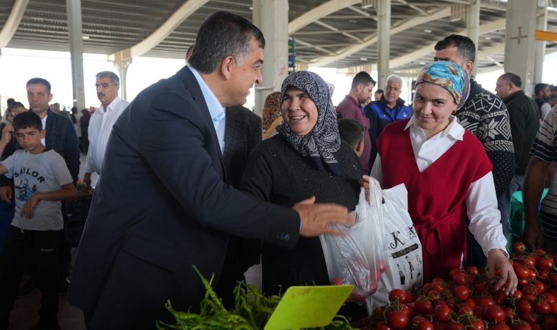 Fadıloğlu, Gül ve Bozgeyik ile esnafı ziyaret etti