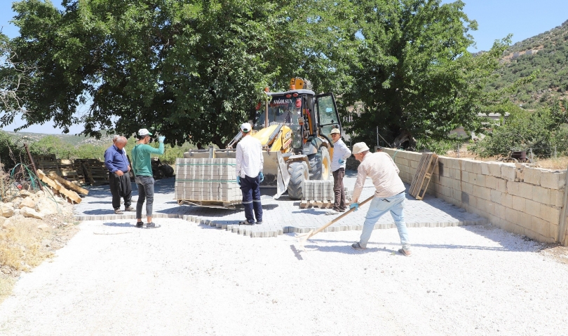 Cerityeniyapan’da, Tüm Yollar Kilitli Parke Taşıyla Döşenecek