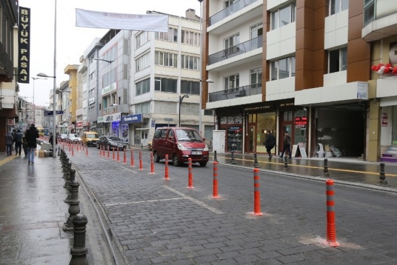 Bazı caddelerde parkomatlar kaldırıldı