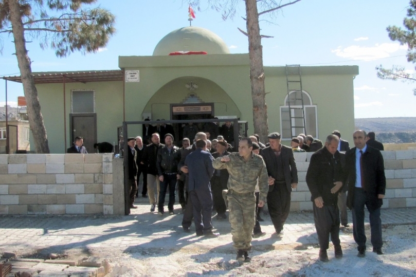 Araban Tarlabaşı Cami törenle ibadete açıldı