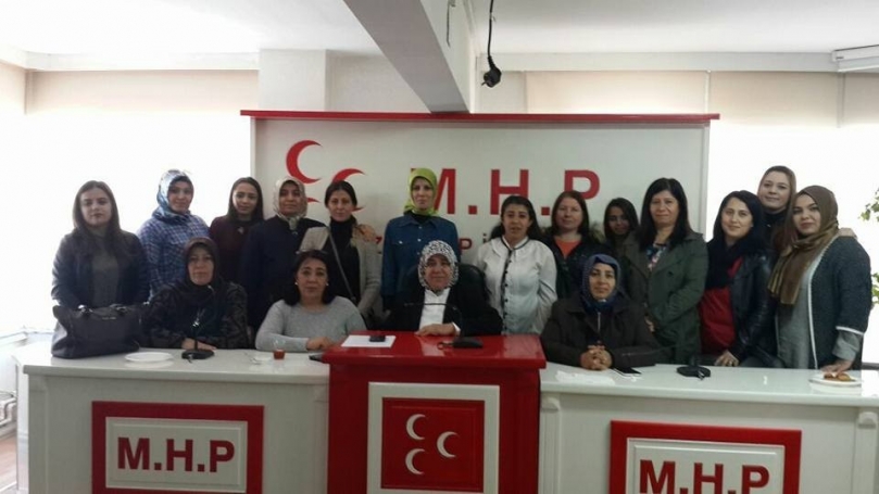 MHP’li kadınlar ’evet’ için toplandı