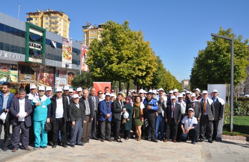 'Sağlıklı Yaşa, Sağlıklı Yaşlan' yürüyüşü yapıldı