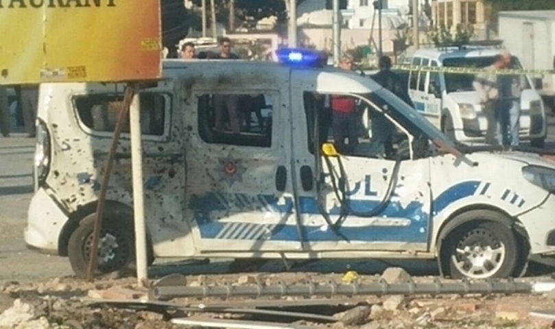 Polis Aracına Bombalı Saldırı