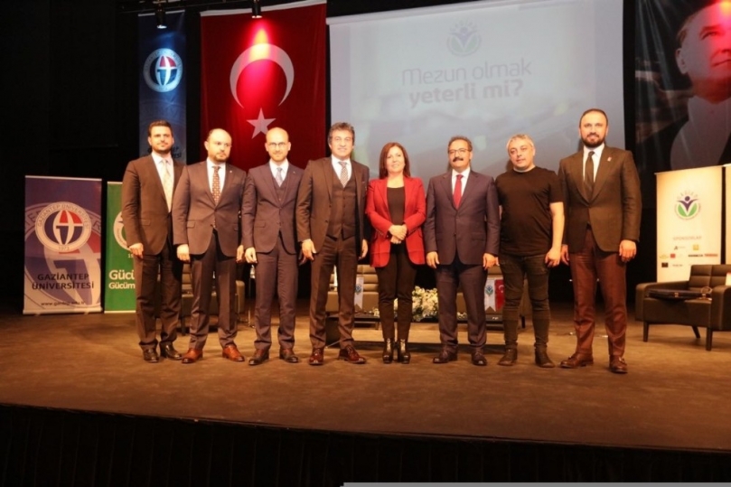 GAGİAD’dan "Mezun Olmak Yeterli Mi?" paneli