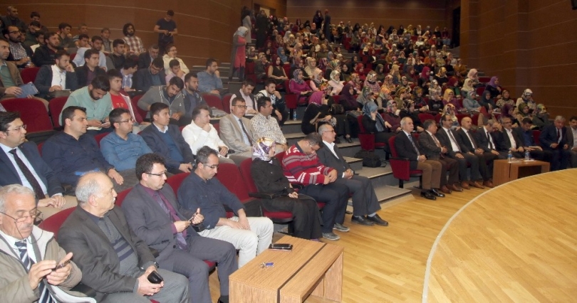 Kırbaşoğlu’ndan “İslam dünyasına açılın” tavsiyesi